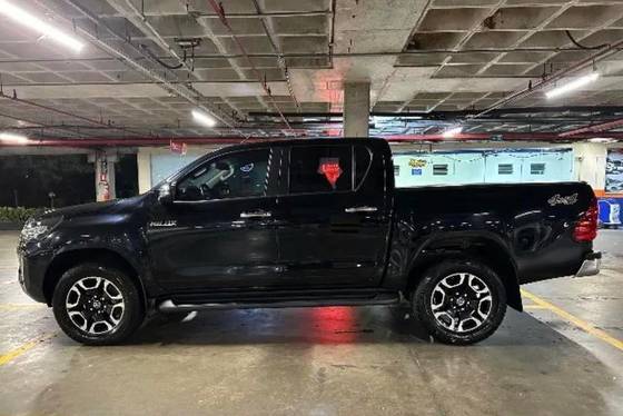 TOYOTA HILUX 2.8 D-4D TURBO DIESEL CD SRV 4X4 AUTOMÁTICO